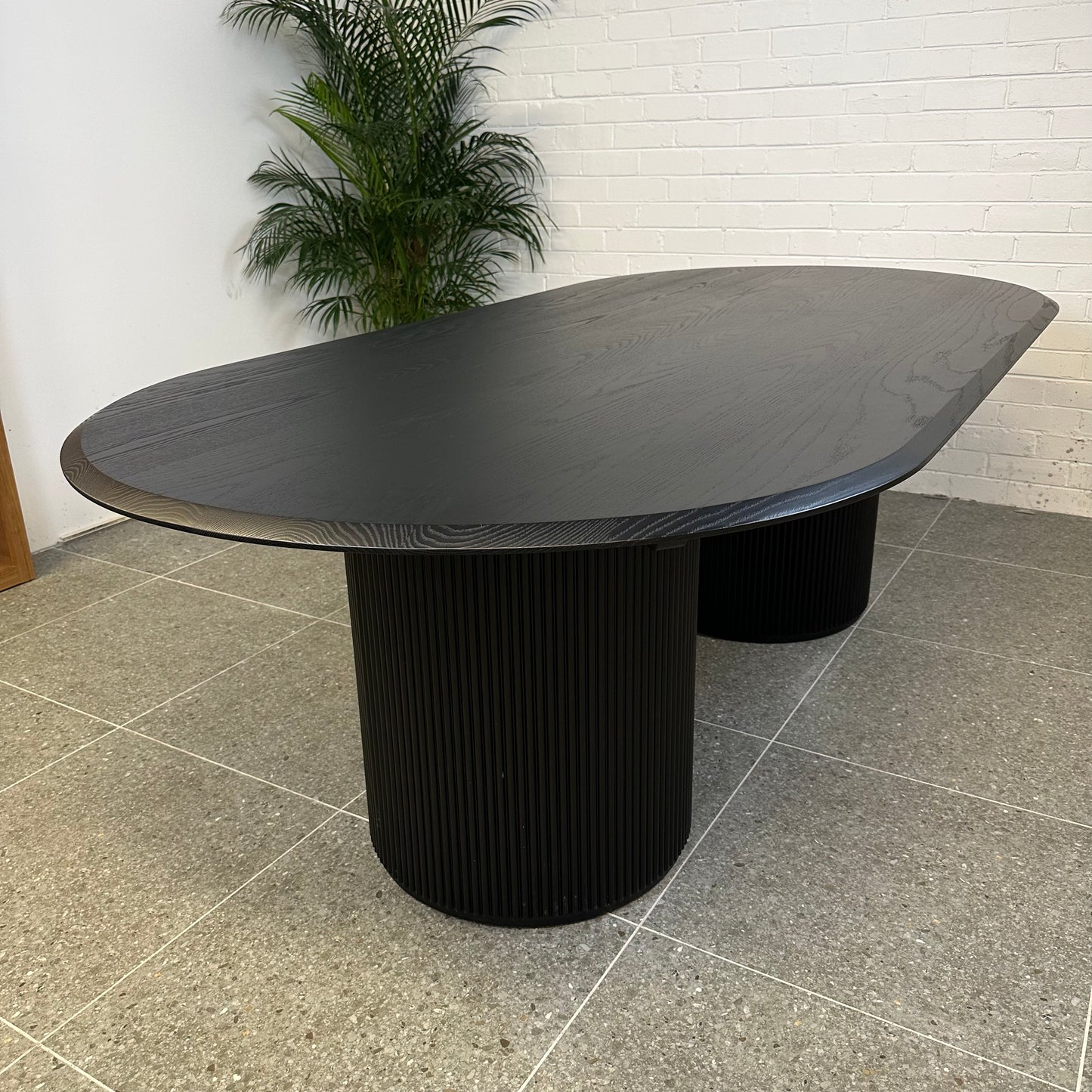 Bellevue Dining Table